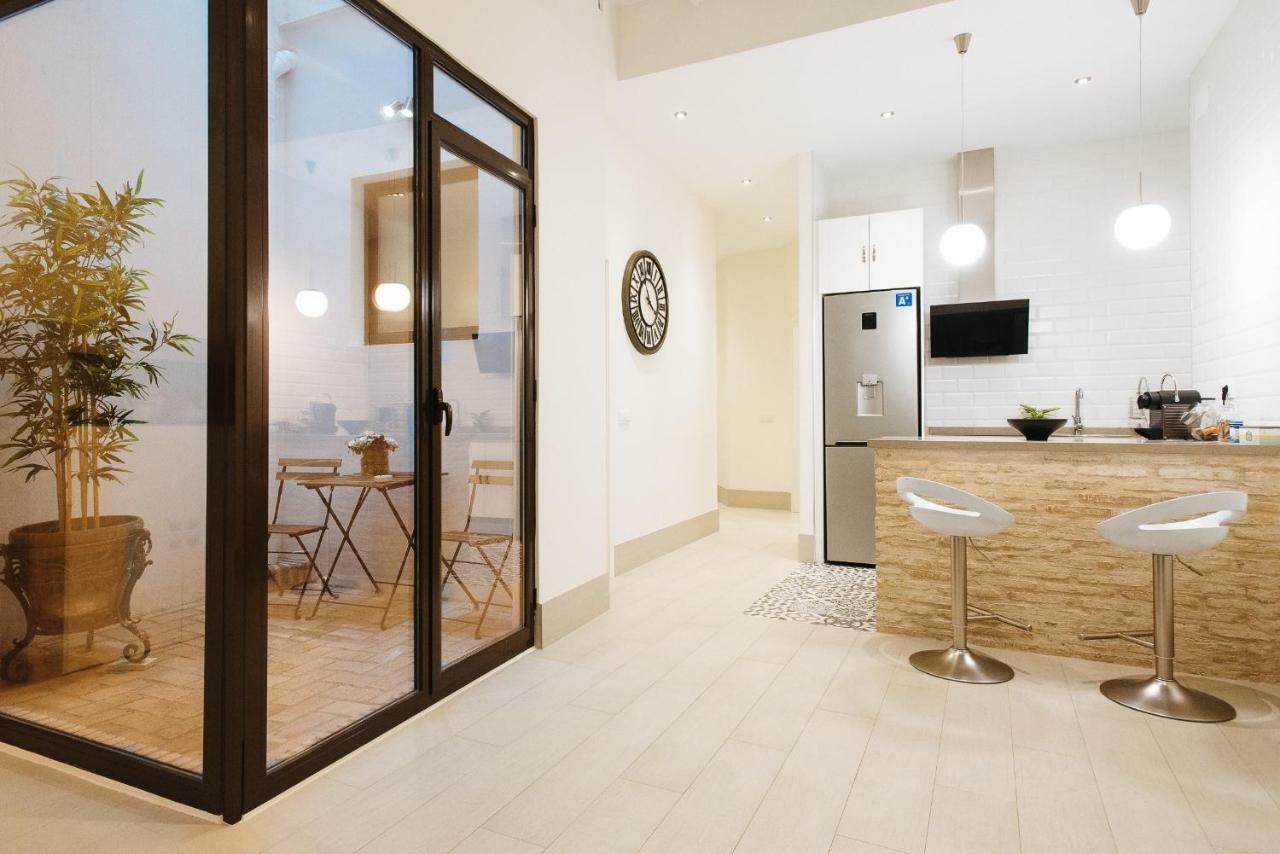 Luxury Apartment Penuelas Free Parking Seville Exterior photo