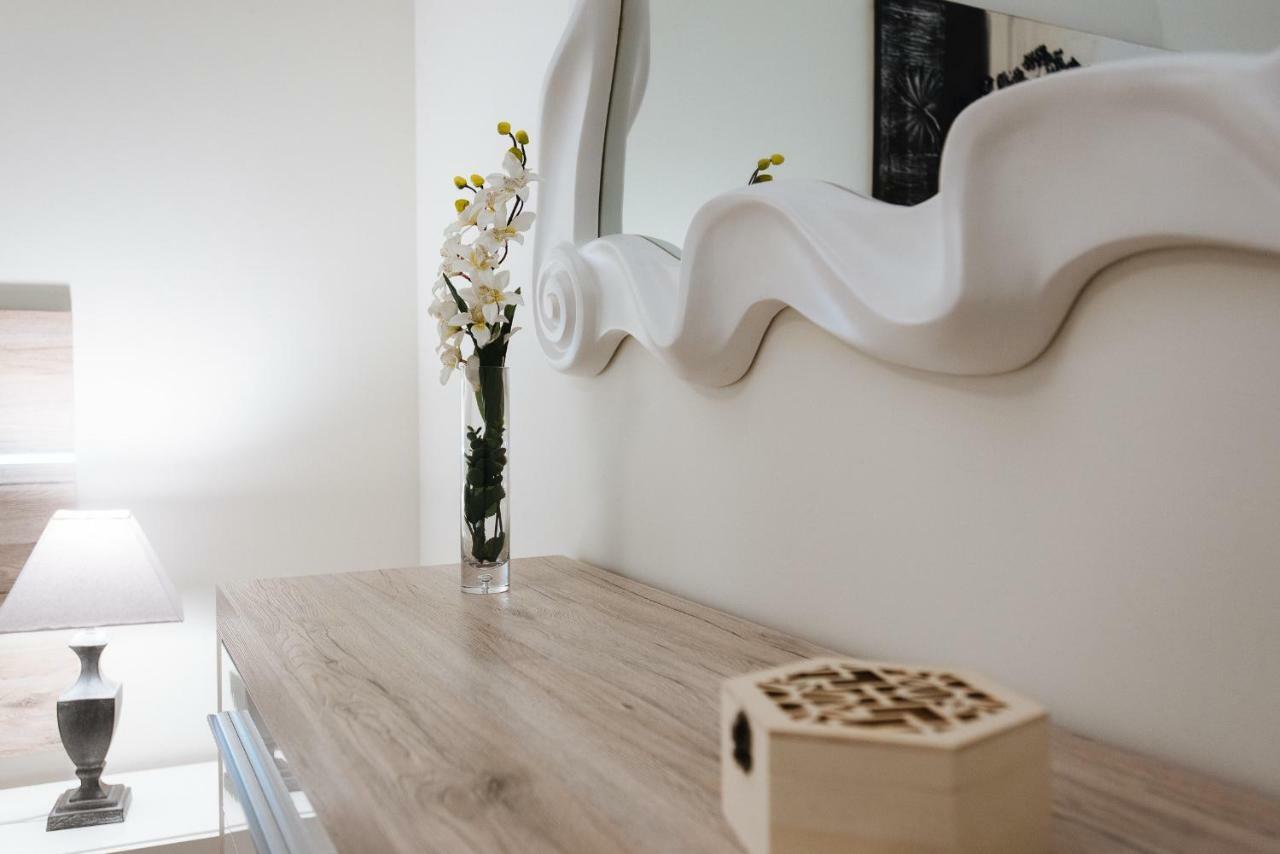 Luxury Apartment Penuelas Free Parking Seville Exterior photo